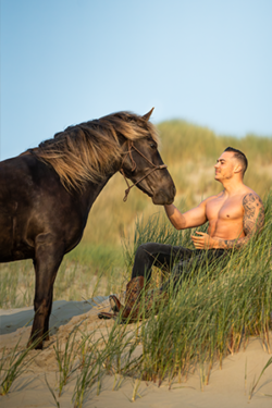 Canvasdoek september Horse and Hunk kalender 2024