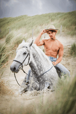 Canvasdoek maart Horse and Hunk kalender 2026