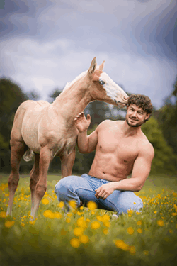 Canvasdoek april Horse and Hunk kalender 2026